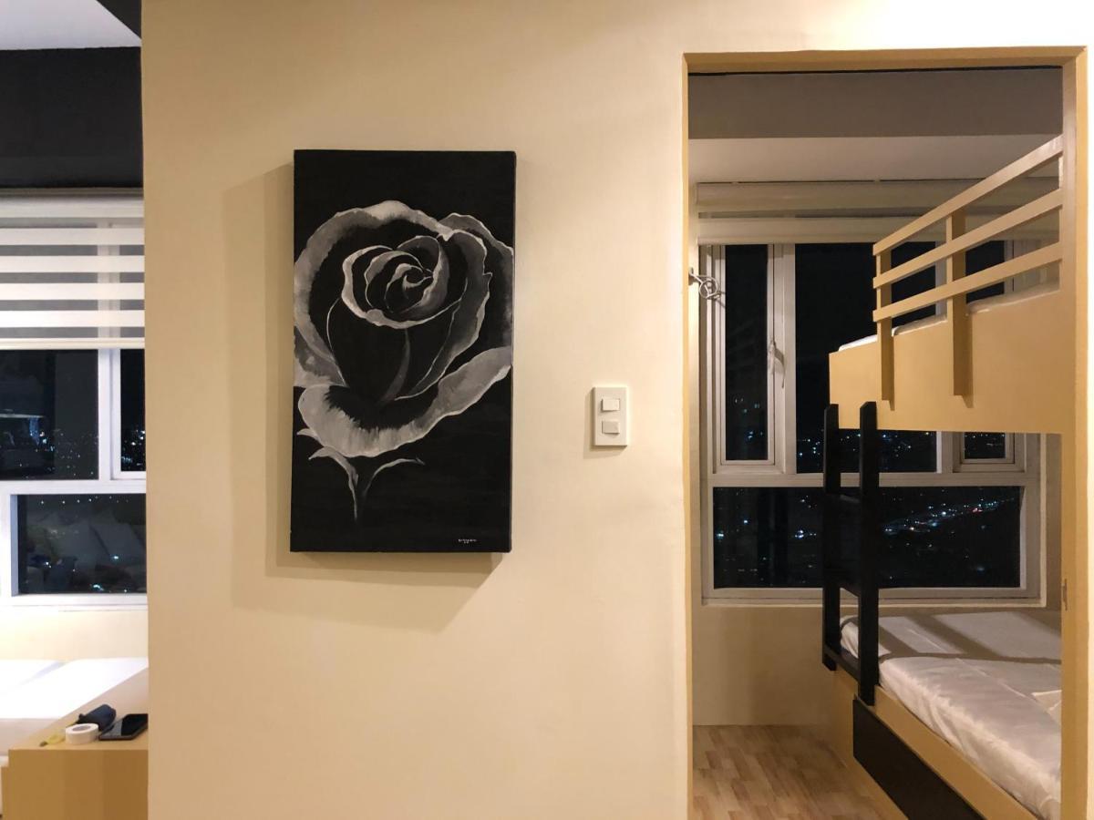 Hotel Ambiance, Spacious 2-Bedroom Condo In Qc Manila Zewnętrze zdjęcie